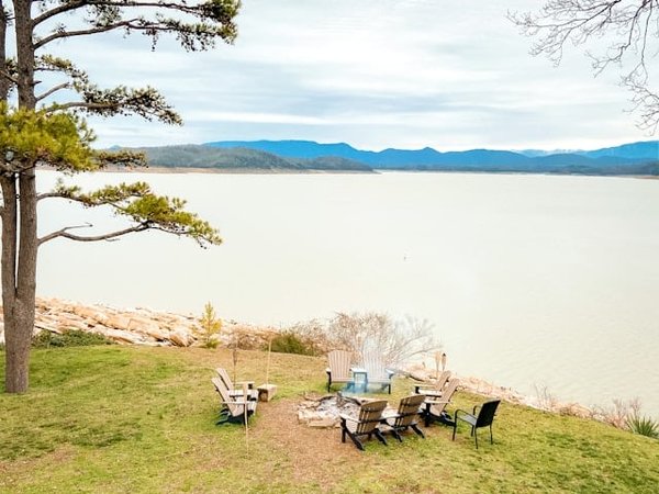 Où trouver les meilleures randonnées pour découvrir les paysages volcaniques d'Islande : sentiers et conseils ?